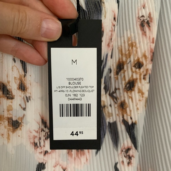 Floral blouse - Picture 2 of 2